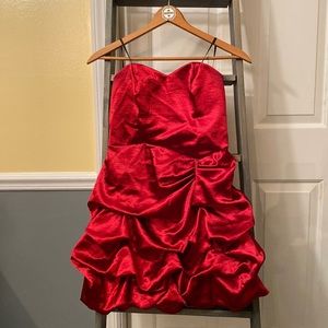 Red Strapless Sweetheart Ruched Satin -like Dress - Size 7